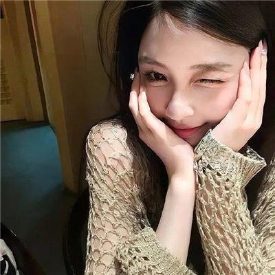 白色微笑